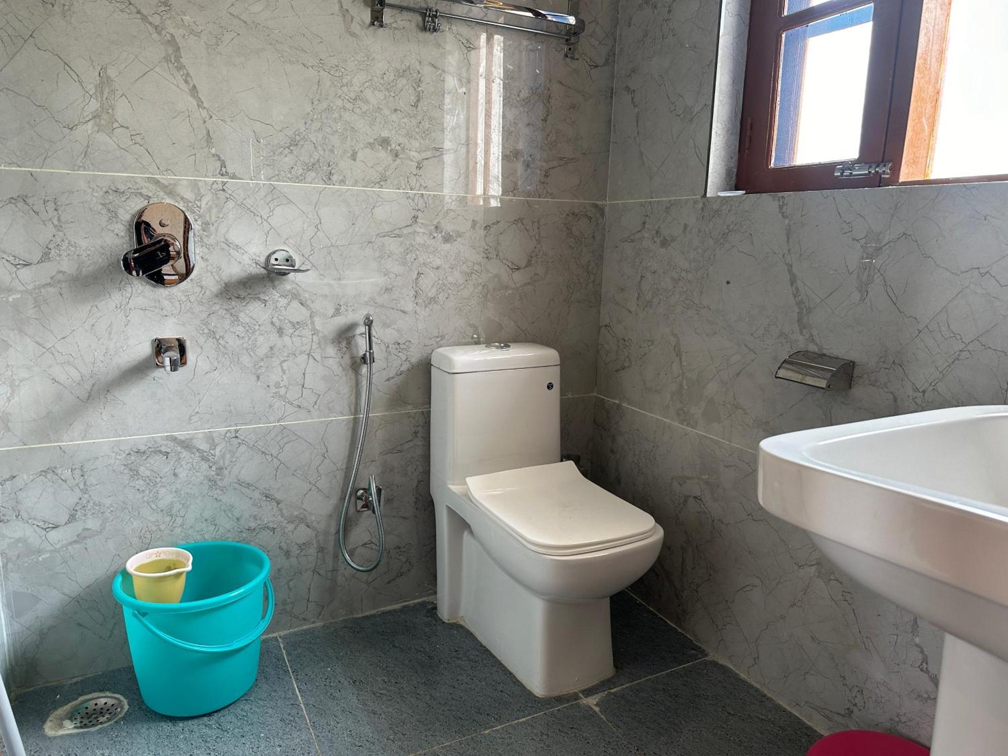 La Atharva Residency By Sunchasers Bir  Ngoại thất bức ảnh