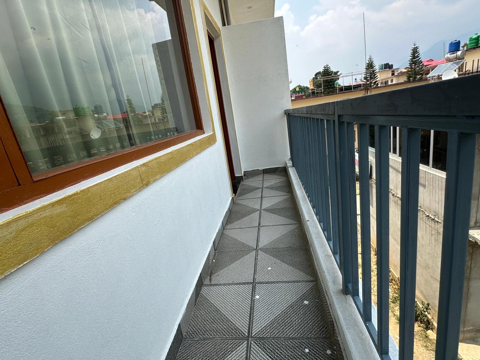 La Atharva Residency By Sunchasers Bir  Ngoại thất bức ảnh