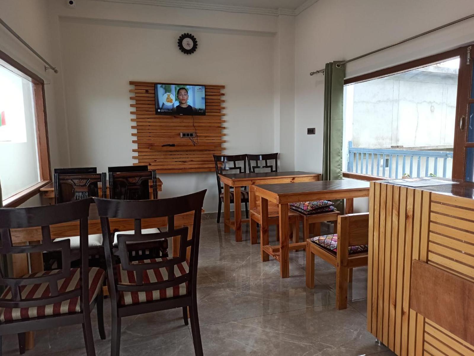 La Atharva Residency By Sunchasers Bir  Ngoại thất bức ảnh